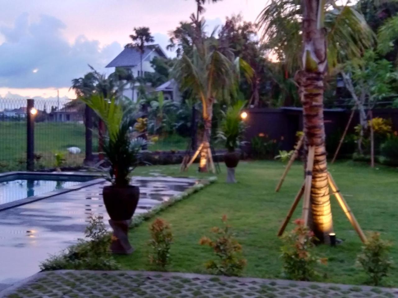 The Uma Guesthouse Canggu Esterno foto