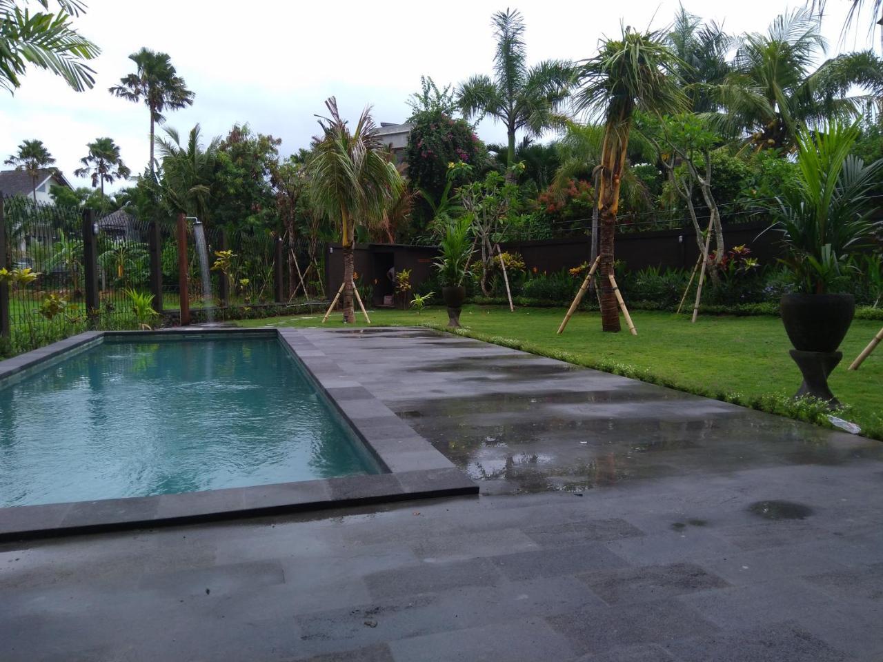 The Uma Guesthouse Canggu Esterno foto